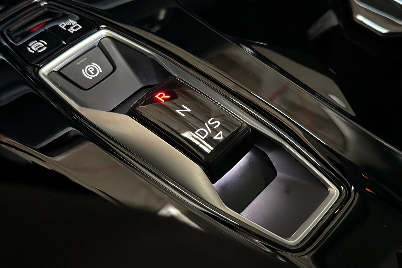 Used 2025 Audi Q5 Premium w/ Convenience Package image 21