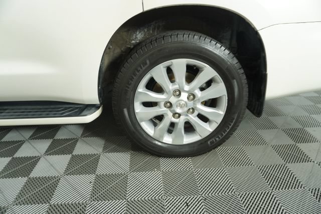 Used 2015 Toyota Sequoia Platinum RWD image 18