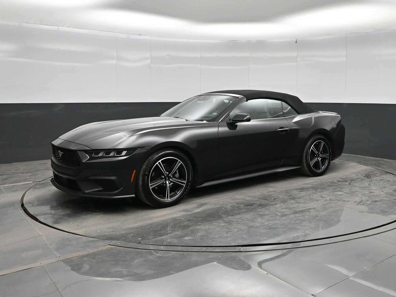 Used 2024 Ford Mustang Premium RWD image 4