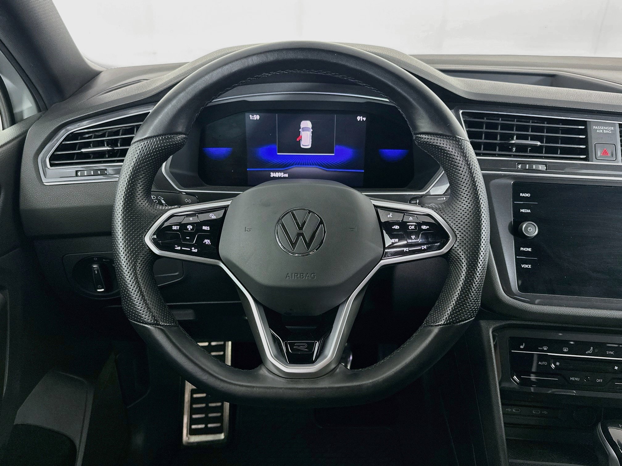 Used 2023 Volkswagen Tiguan SE R-Line FWD image 18
