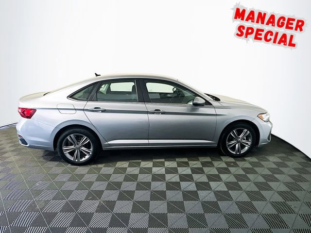 Used 2024 Volkswagen Jetta SE FWD image 9