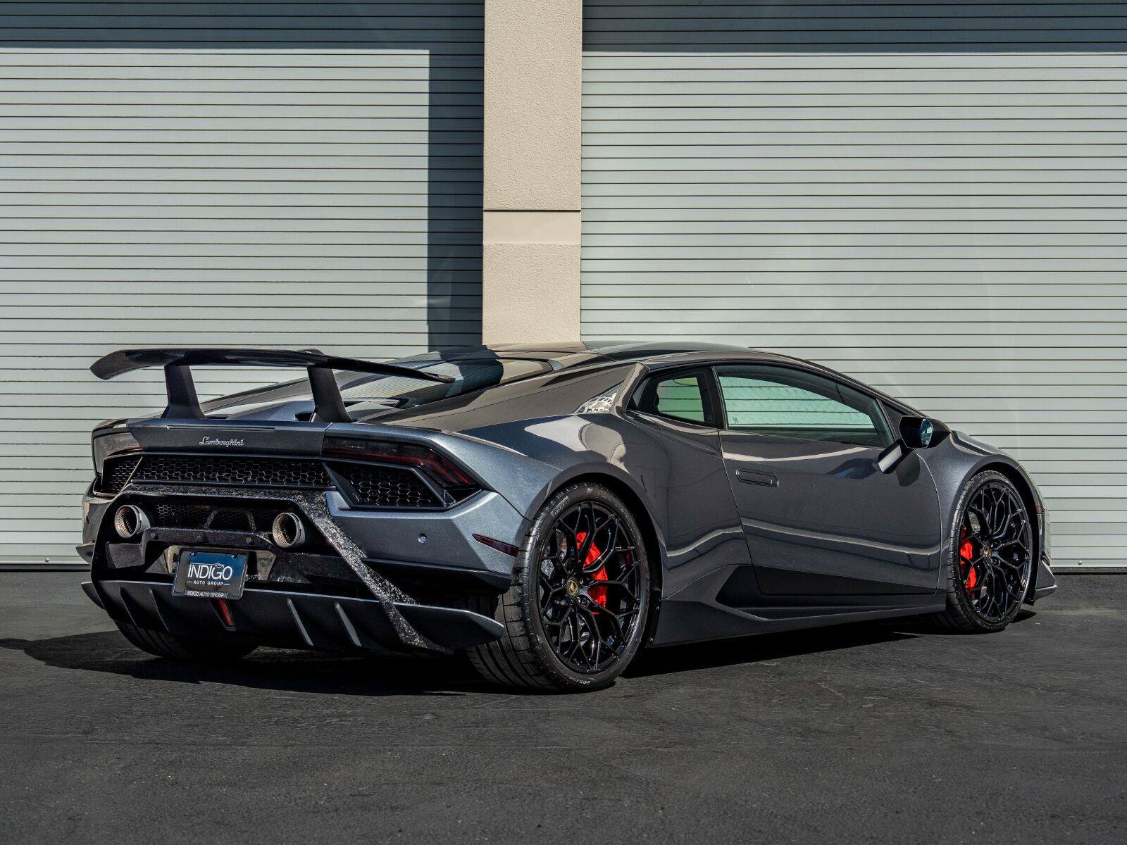 Used 2018 Lamborghini Huracan Performante AWD/4WD image 4