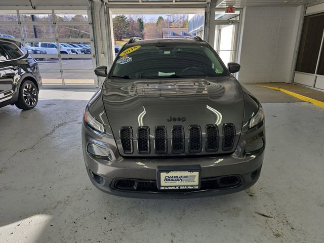 Used 2018 Jeep Cherokee Latitude w/ Altitude Package image 8