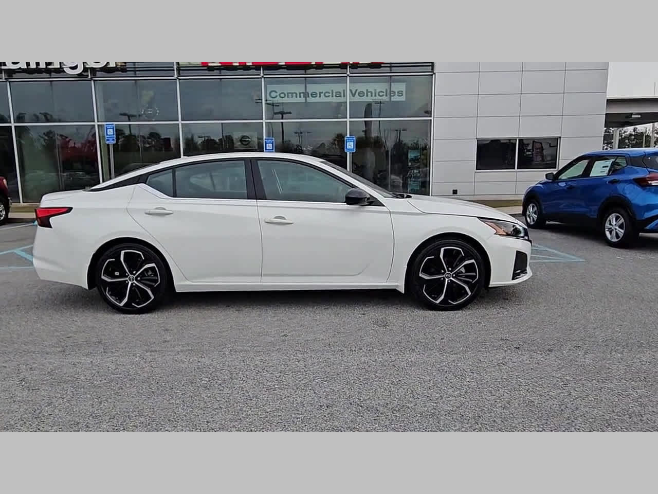 Used 2024 Nissan Altima 2.5 SR w/ SR Premium Package image 35