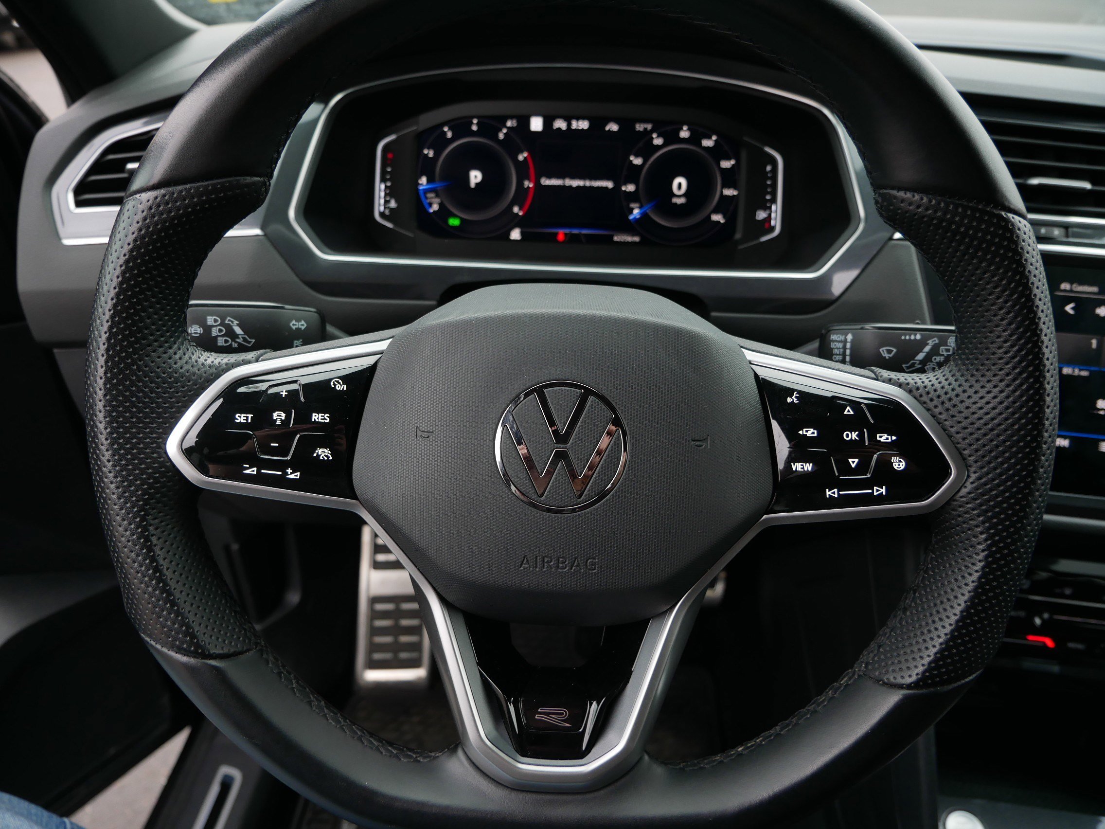 Used 2022 Volkswagen Tiguan SEL R-Line image 26