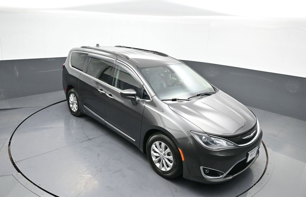Used 2017 Chrysler Pacifica Touring-L image 36