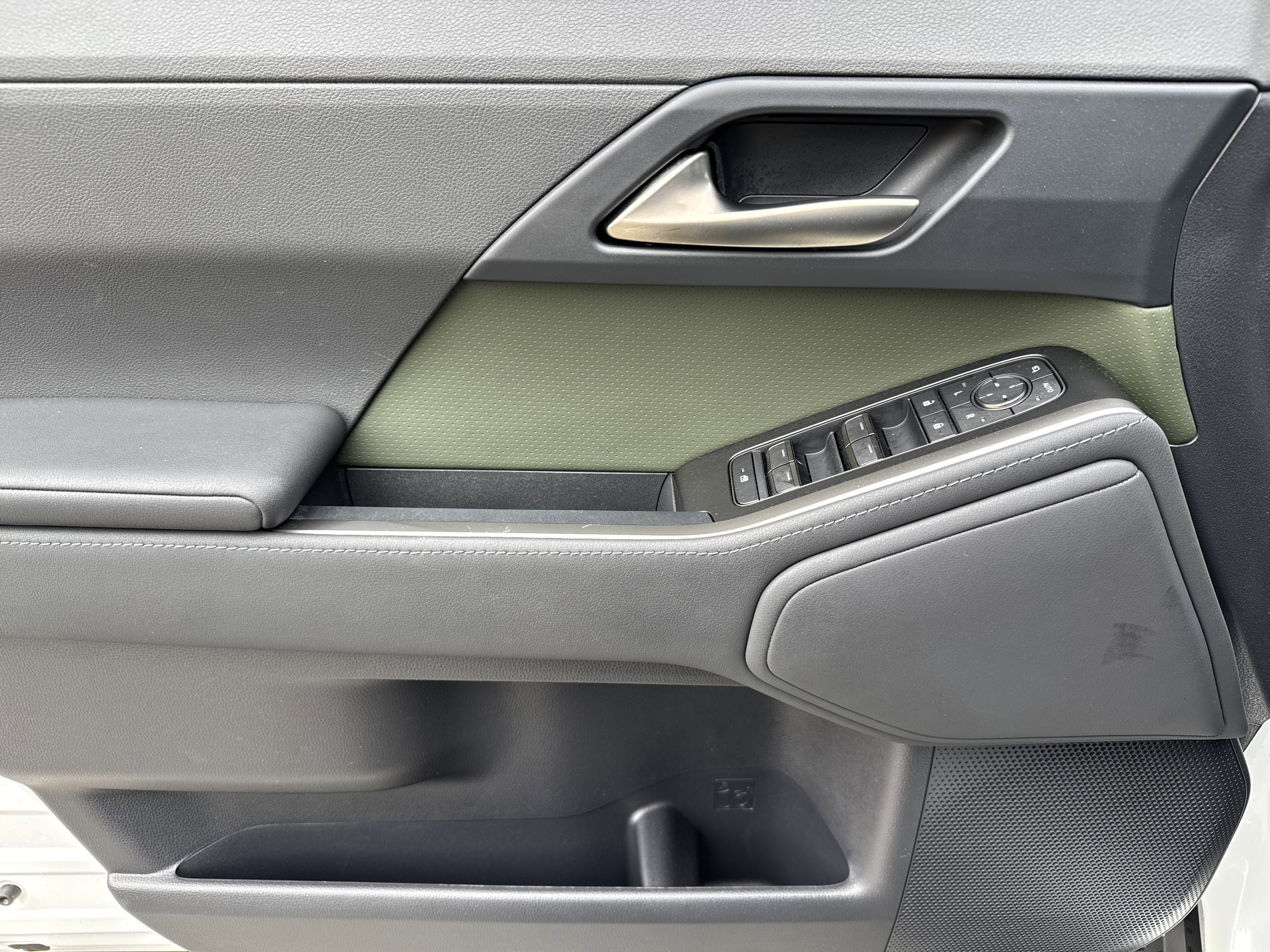 Used 2024 Lexus GX 550 image 14