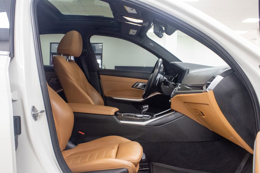 Used 2021 BMW 330e w/ Convenience Package image 21