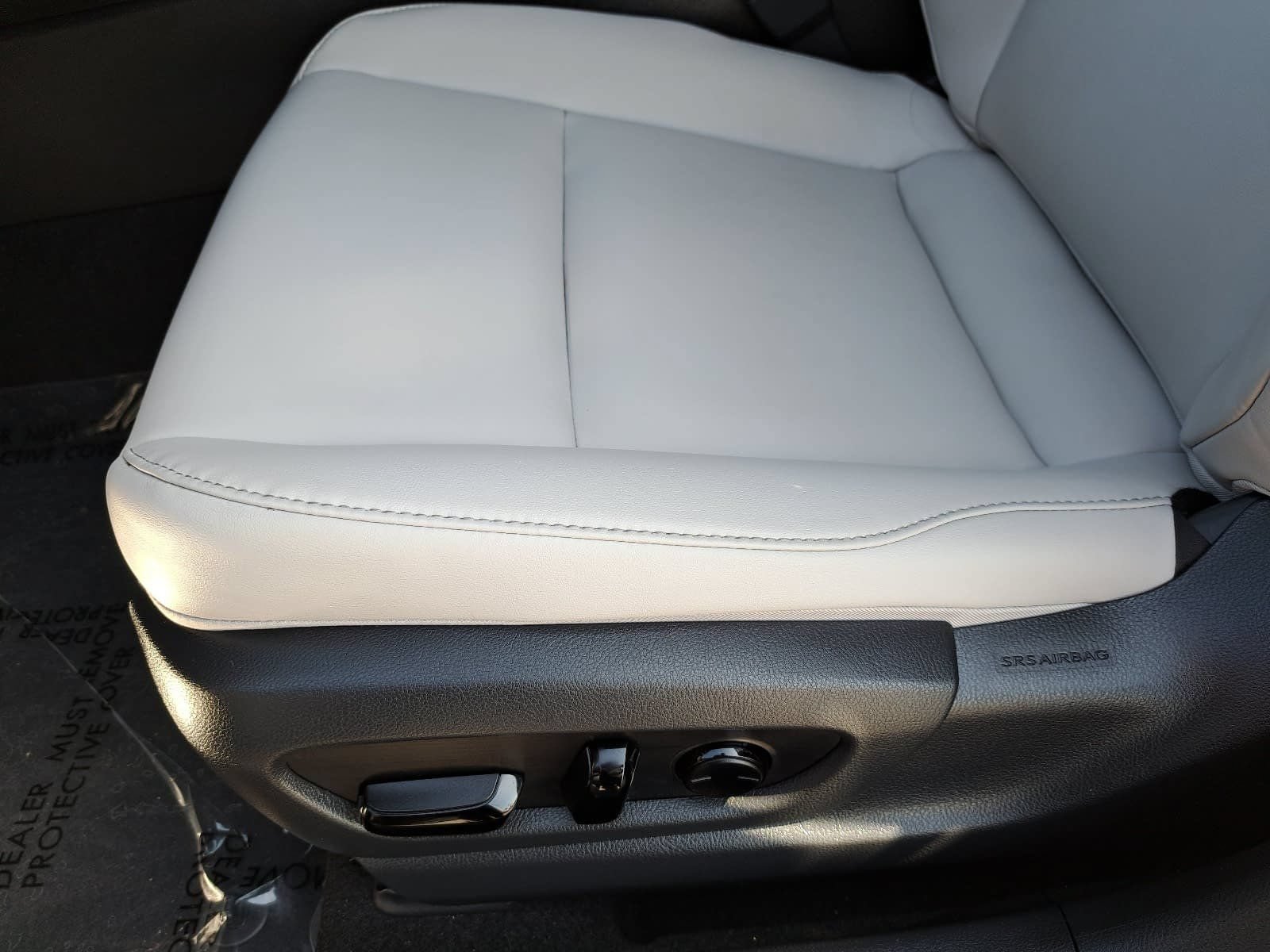 Used 2024 Lexus UX 250h FWD image 31