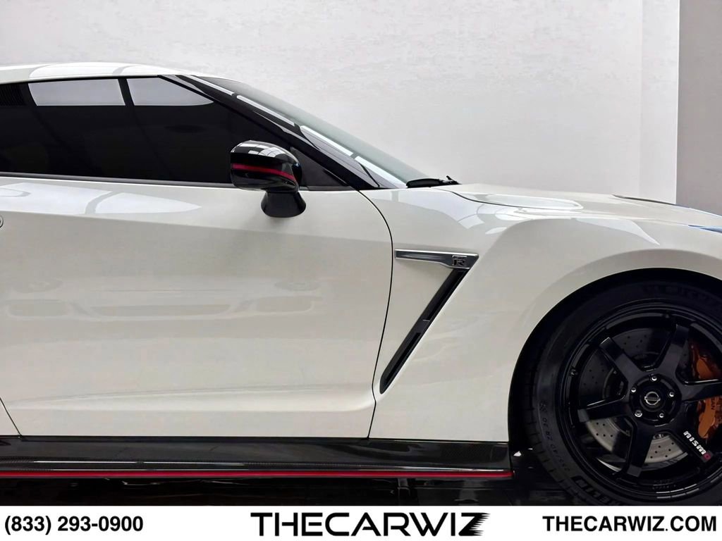 Used 2018 Nissan GT-R NISMO AWD/4WD image 42