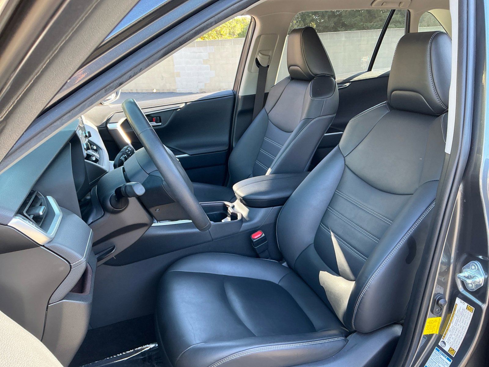 Used 2019 Toyota RAV4 Limited image 19