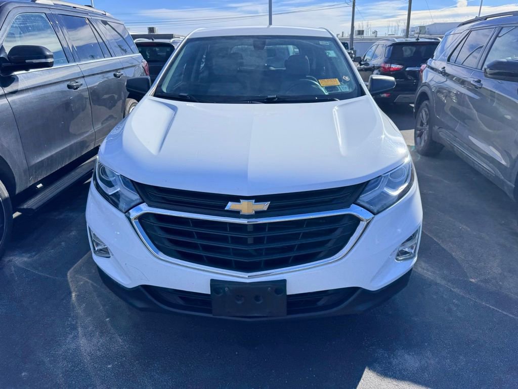 Used 2018 Chevrolet Equinox LS image 2