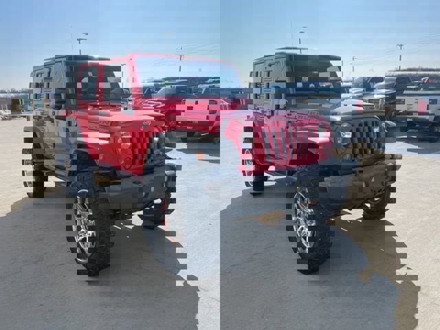 Used 2015 Jeep Wrangler Unlimited Rubicon w/ Connectivity Group