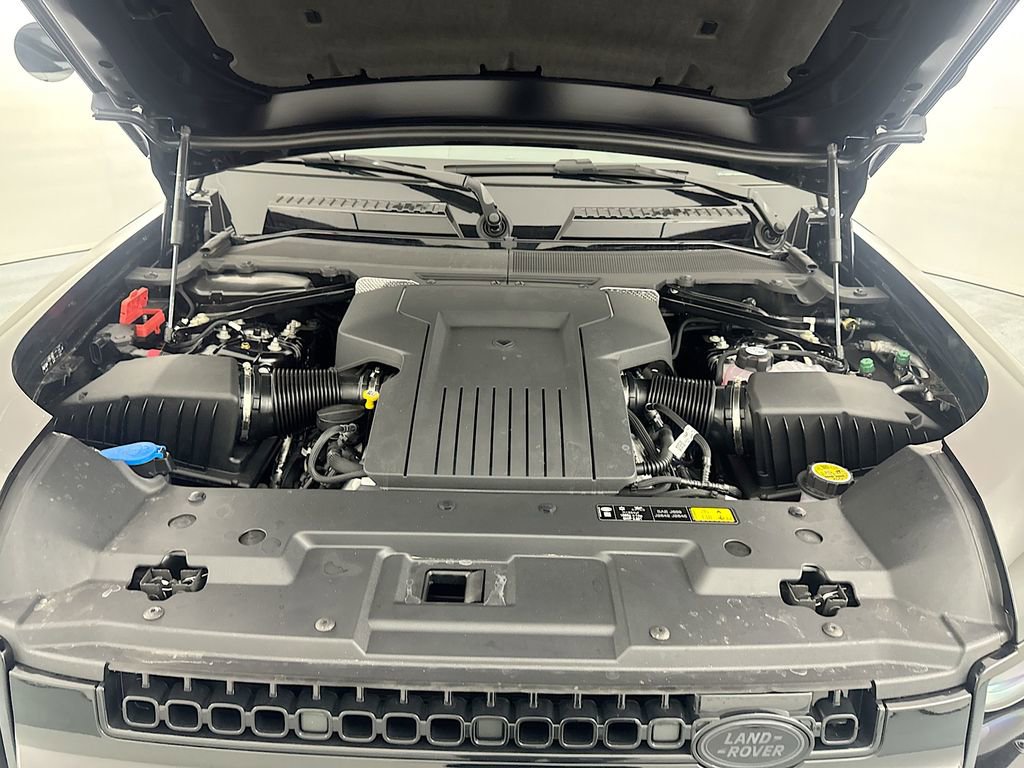 New 2026 Land Rover Defender 110 OCTA image 29