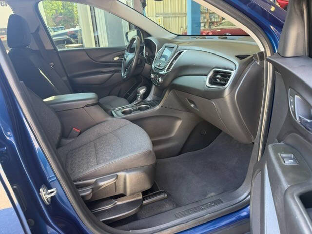 Used 2022 Chevrolet Equinox LT AWD/4WD image 17