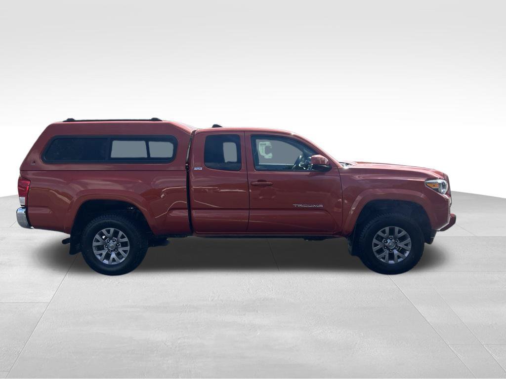 Used 2016 Toyota Tacoma SR5 AWD/4WD image 6