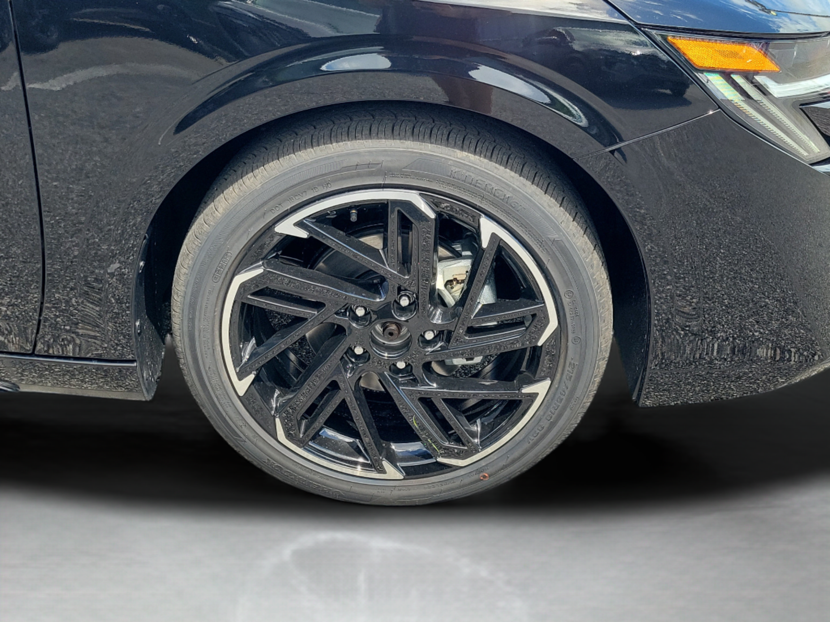 New 2027 Nissan Sentra SR w/ Floor Mat Package FWD image 30
