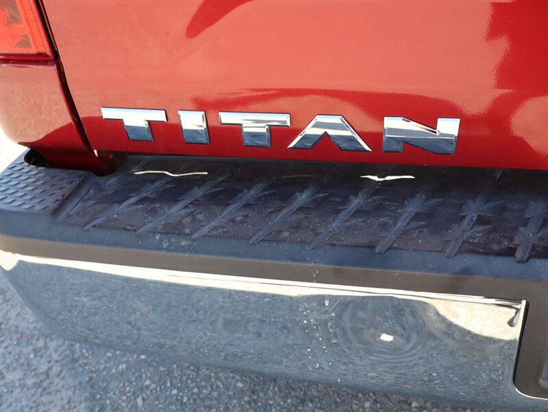 Used 2017 Nissan Titan SV AWD/4WD image 10