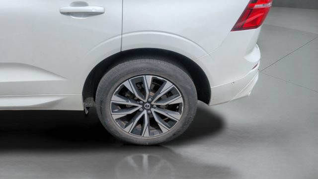 Used 2024 Volvo XC60 B5 Plus AWD/4WD image 23