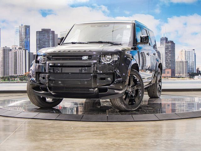 Used 2025 Land Rover Defender 130 X-Dynamic SE image 1