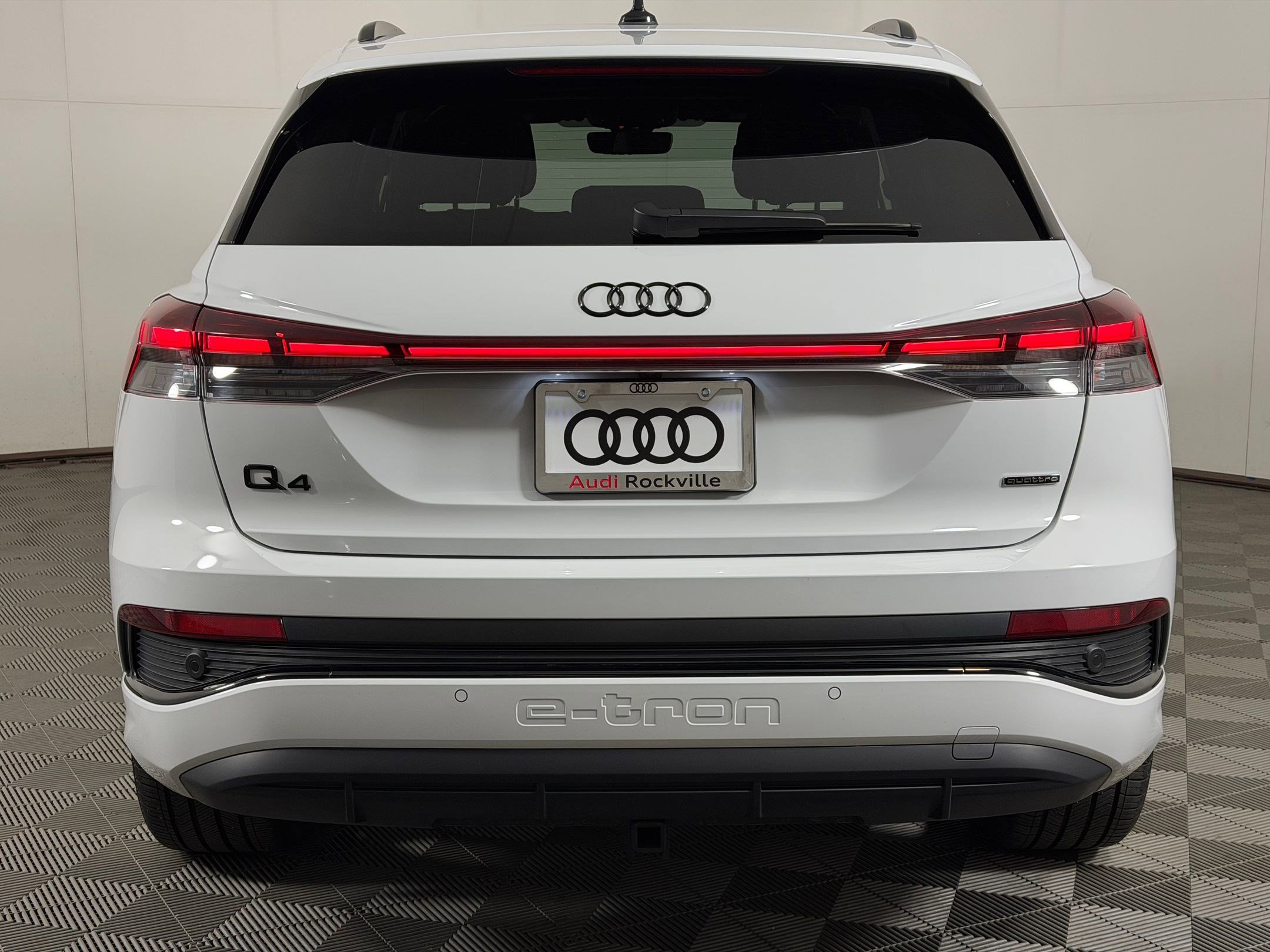 Used 2026 Audi Q4 e-tron Premium Plus w/ Premium Plus AWD/4WD image 10