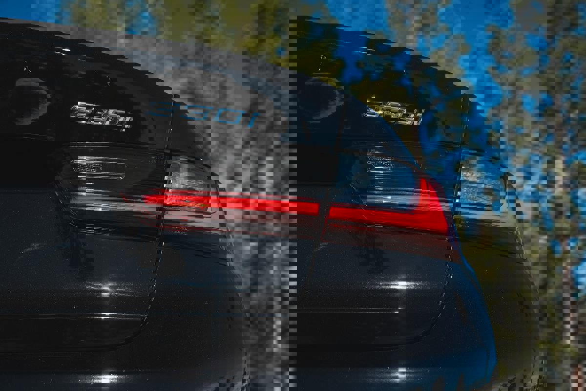 Used 2019 BMW 330i Sedan w/ Convenience Package image 11