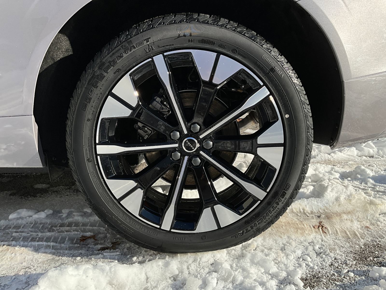New 2026 Volvo XC60 B5 Plus w/ Protection Package Premier AWD/4WD image 32