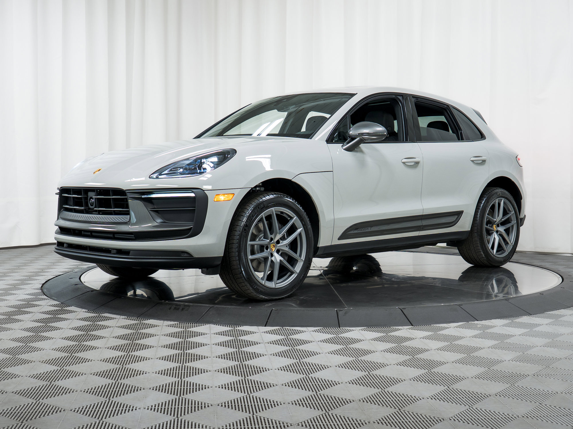 New 2025 Porsche Macan Turbo image 29
