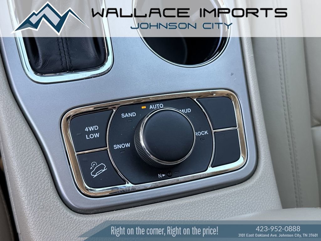 Used 2021 Jeep Grand Cherokee Limited AWD/4WD image 29