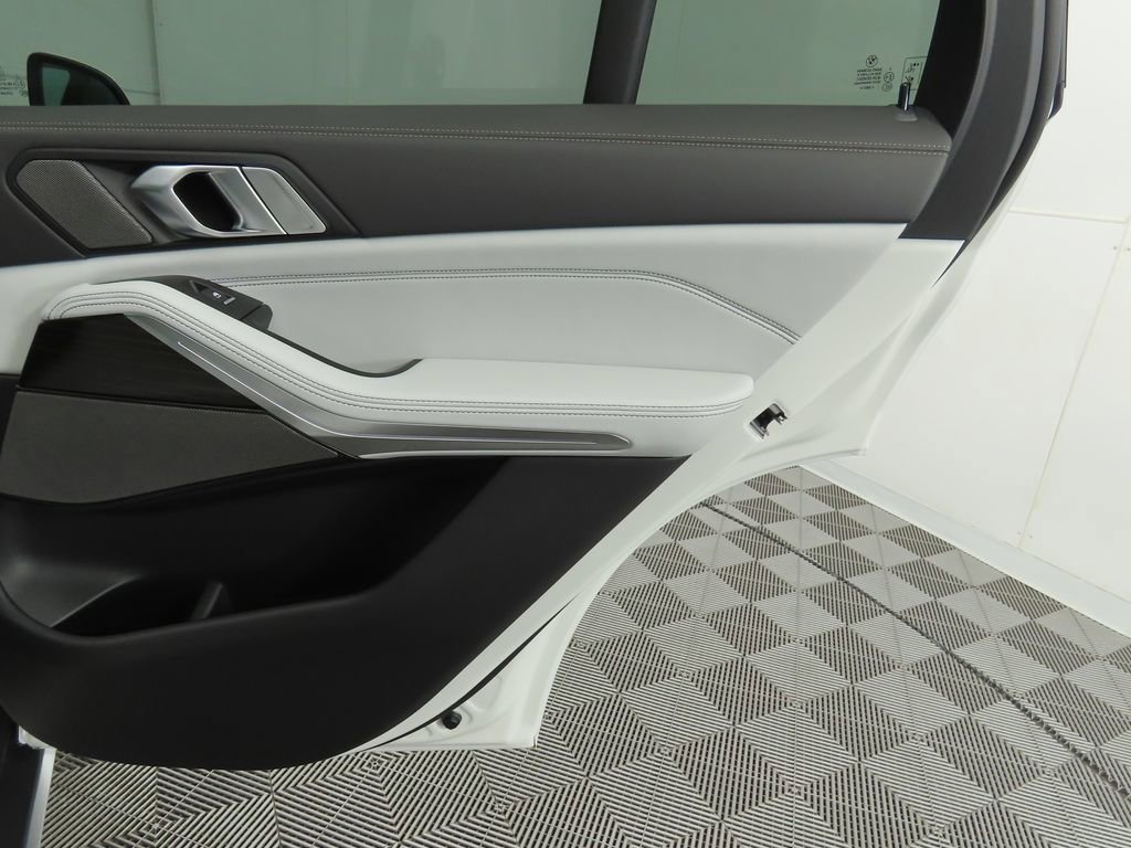 New 2026 BMW X5 sDrive40i w/ Premium Package image 27