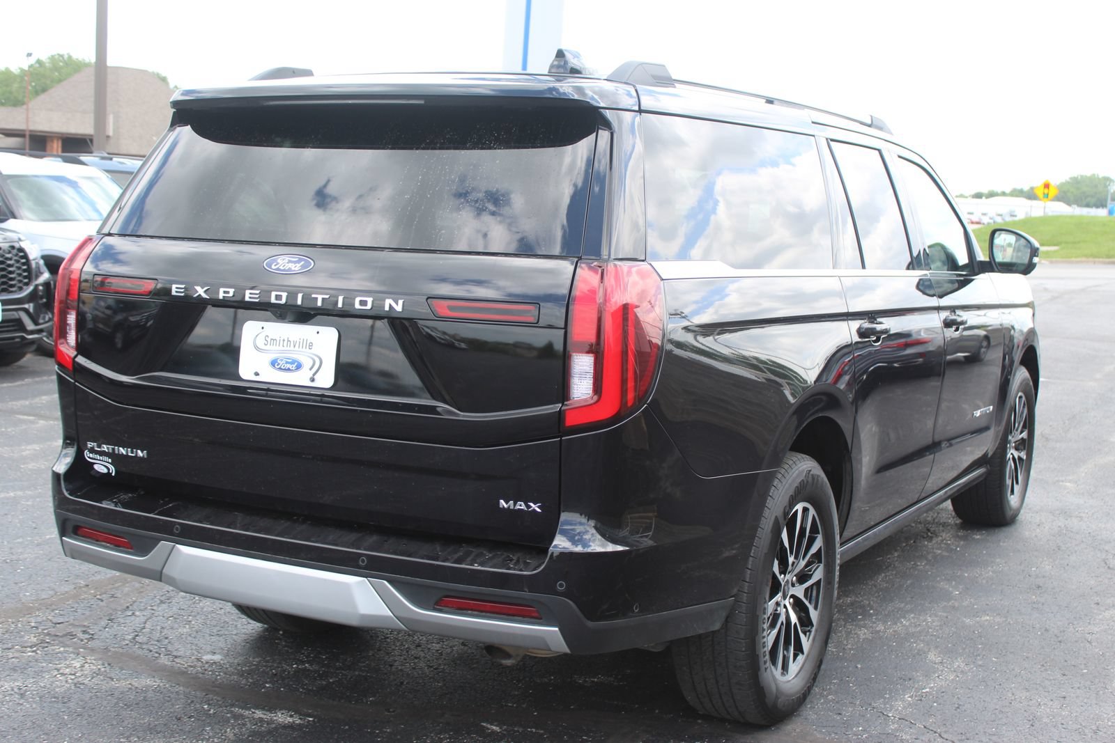 Used 2025 Ford Expedition Max Platinum AWD/4WD image 7
