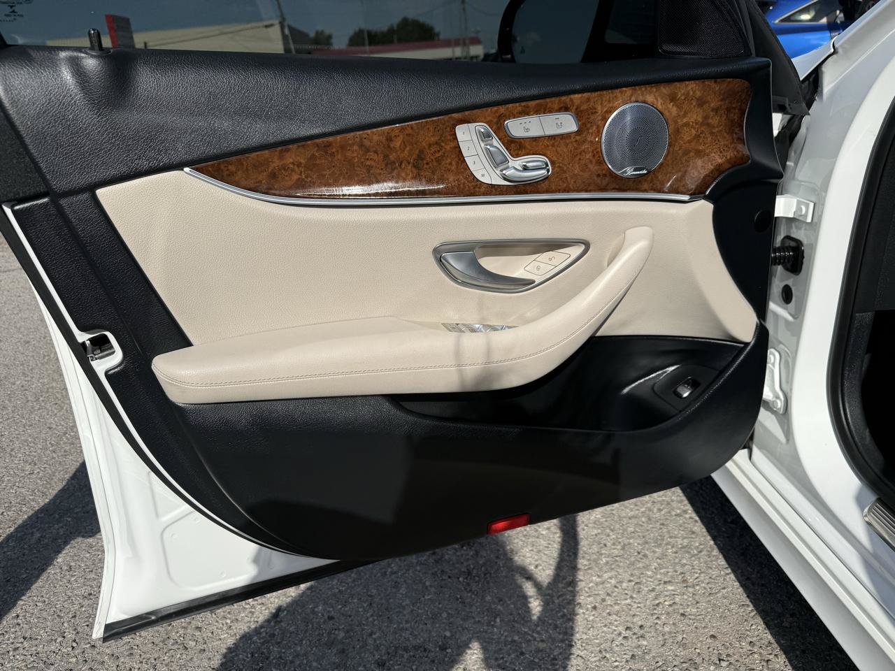 Used 2017 Mercedes-Benz E 300 image 9