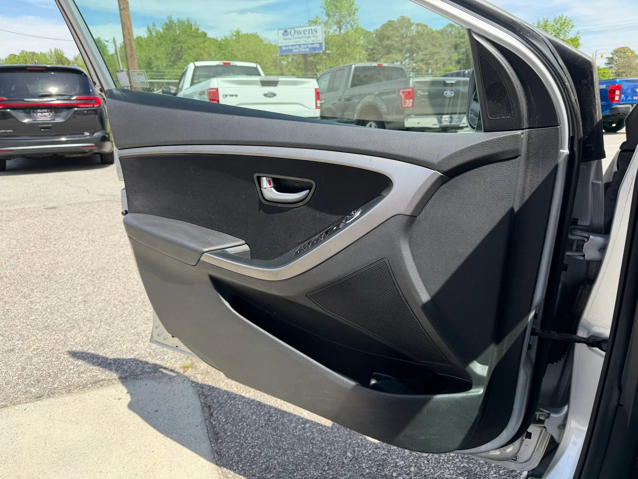 Used 2017 Hyundai Elantra GT image 22