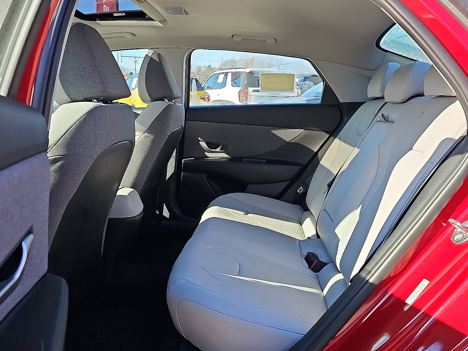 Used 2022 Hyundai Elantra Limited image 10