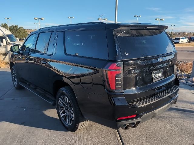 Used 2025 Chevrolet Suburban Z71 image 5