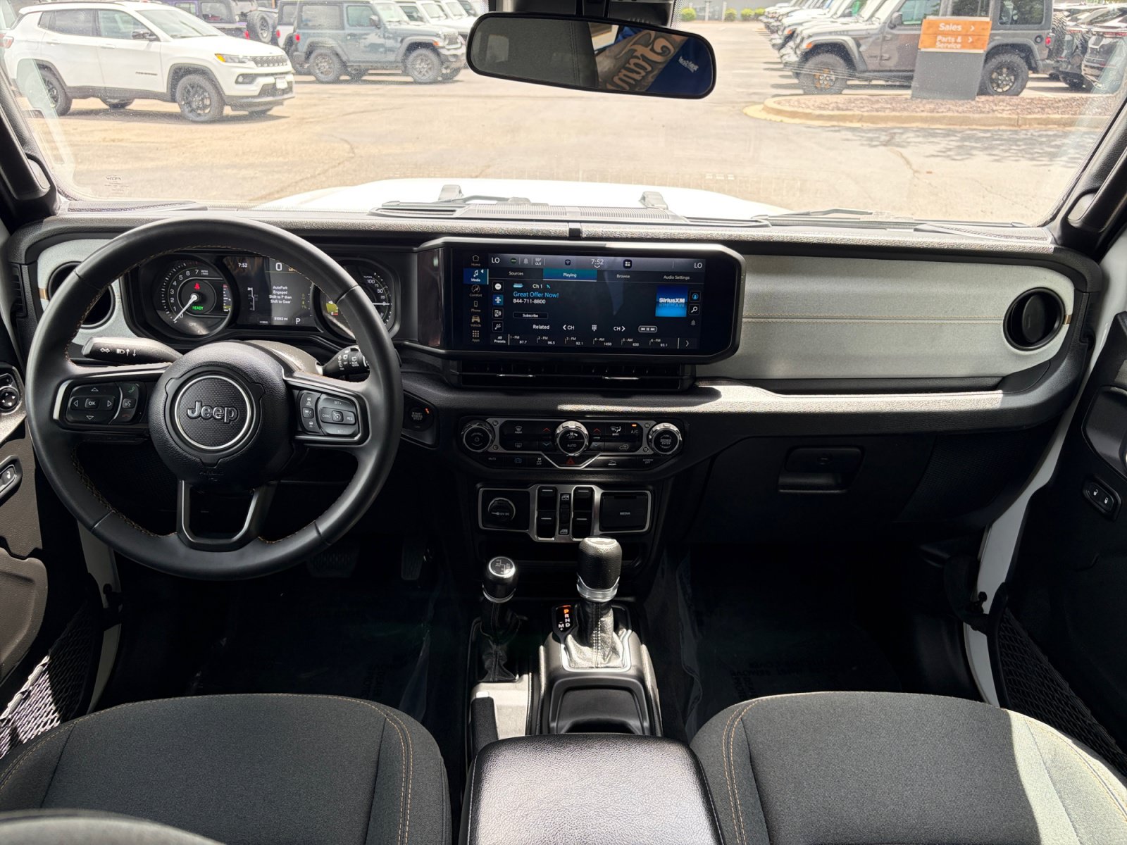 Used 2024 Jeep Wrangler Unlimited AWD/4WD image 18
