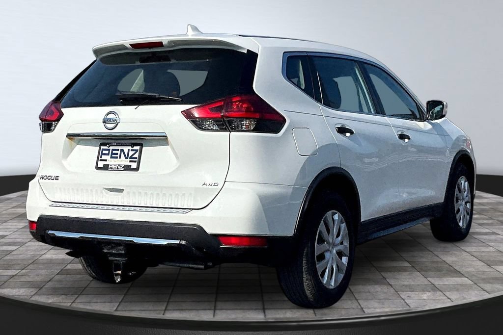 Used 2017 Nissan Rogue S AWD/4WD image 6