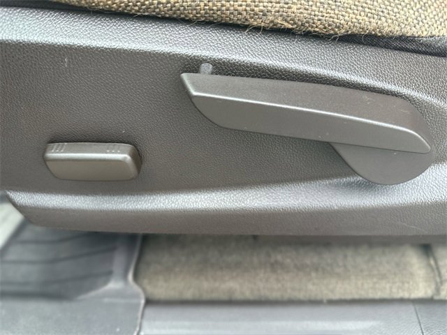 Used 2018 GMC Canyon SLE w/ SLE Convenience Package image 13