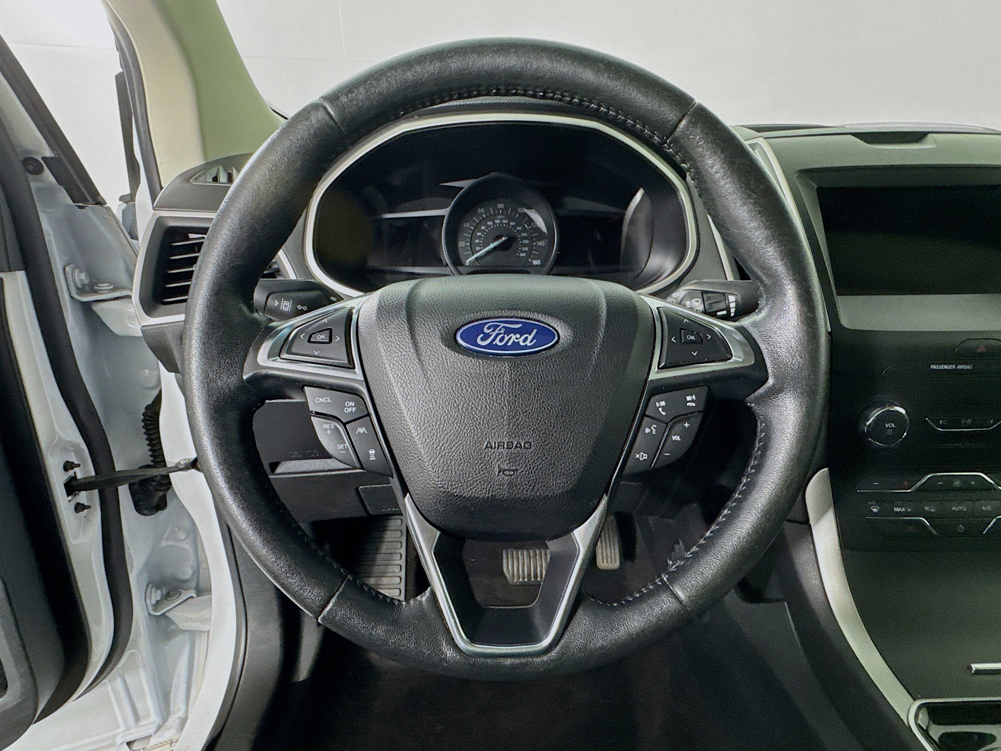 Used 2020 Ford Edge SEL w/ Cold Weather Package AWD/4WD image 11