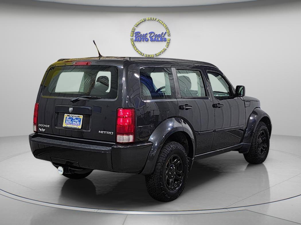 Used 2011 Dodge Nitro SE image 5