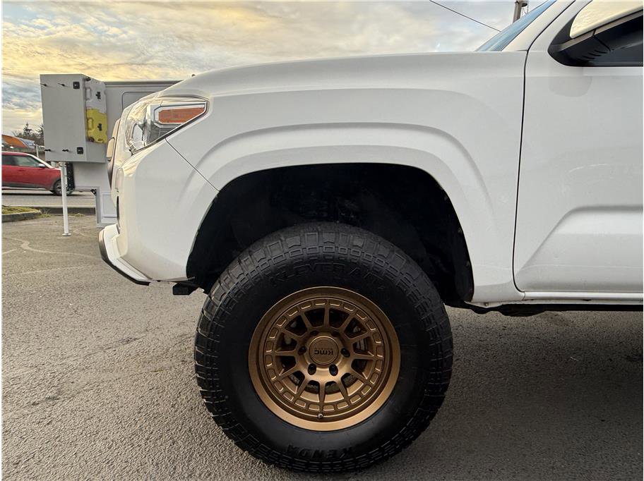 Used 2019 Toyota Tacoma SR w/ SR Convenience Package image 9