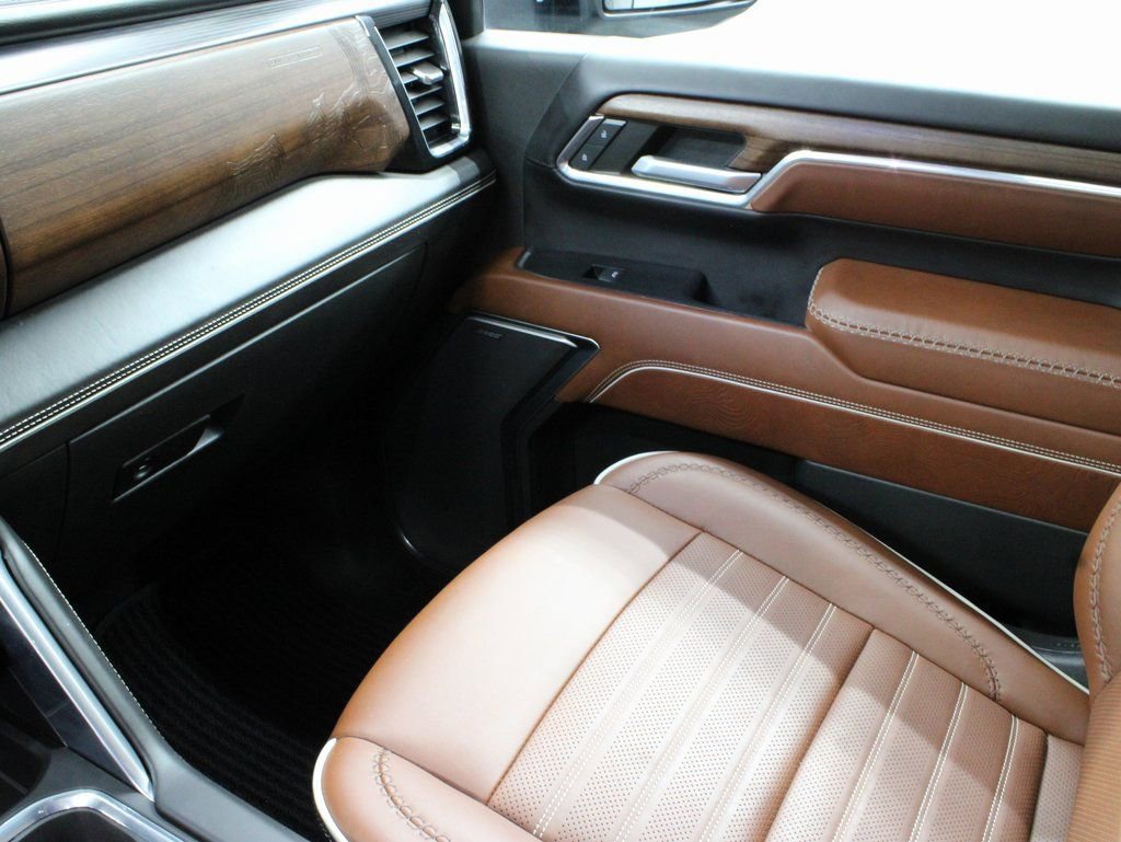 Used 2024 GMC Sierra 2500 Denali w/ Technology Package image 30