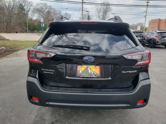 Used 2023 Subaru Outback Premium image 4