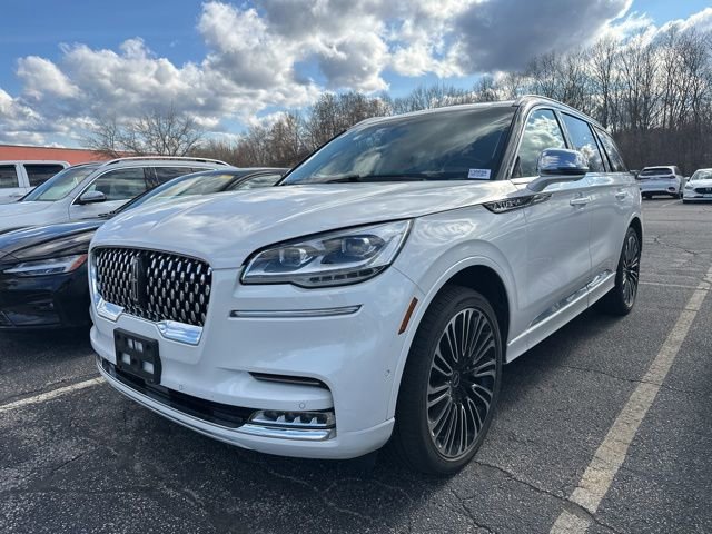 Used 2022 Lincoln Aviator Black Label w/ Class IV Trailer Tow Package image 3