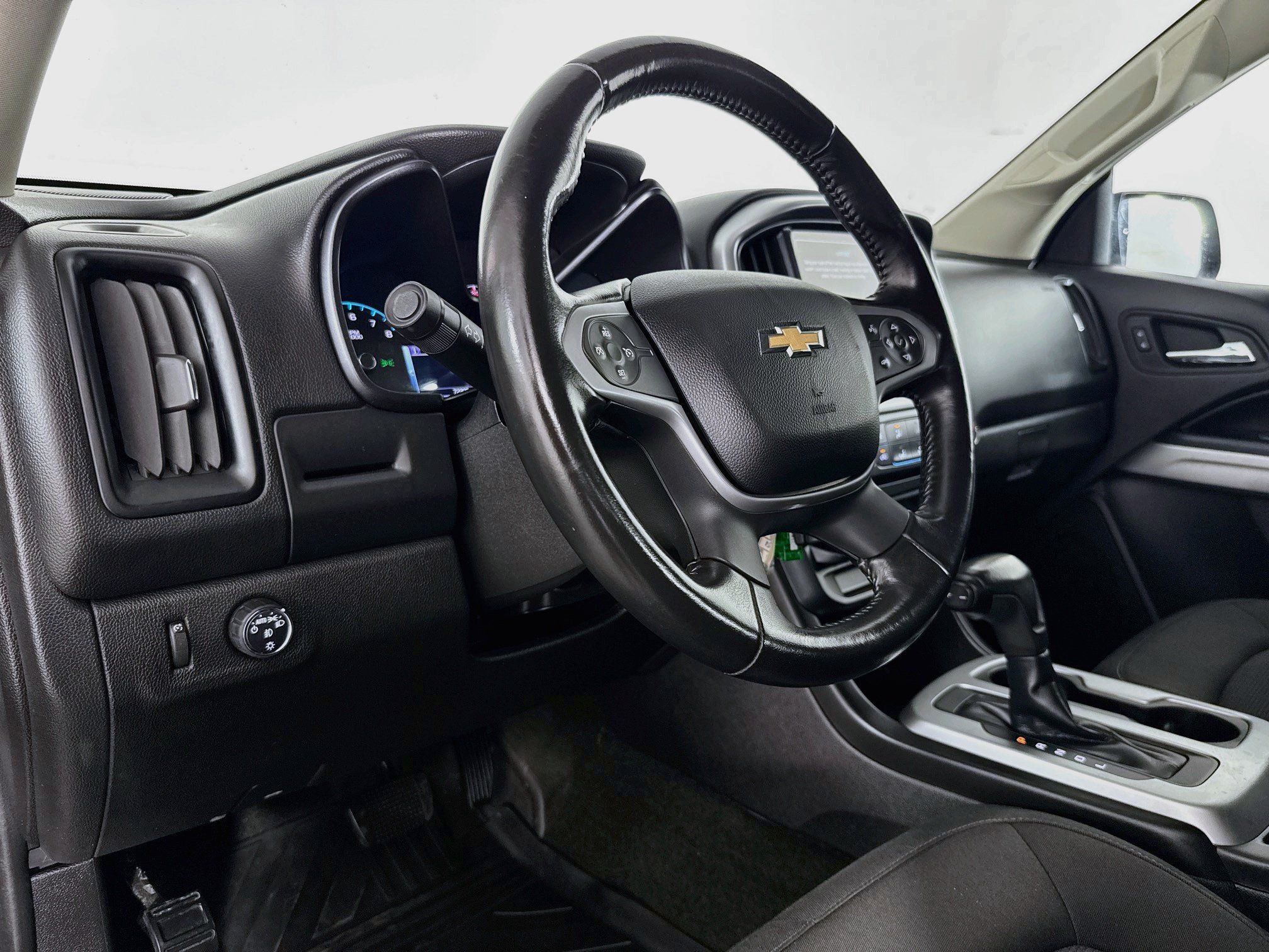 Used 2017 Chevrolet Colorado LT w/ LT Convenience Package RWD image 20