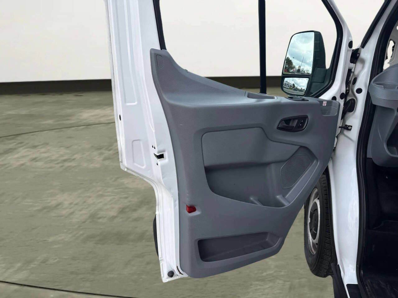 Used 2019 Ford Transit 250 148 Medium Roof RWD image 10
