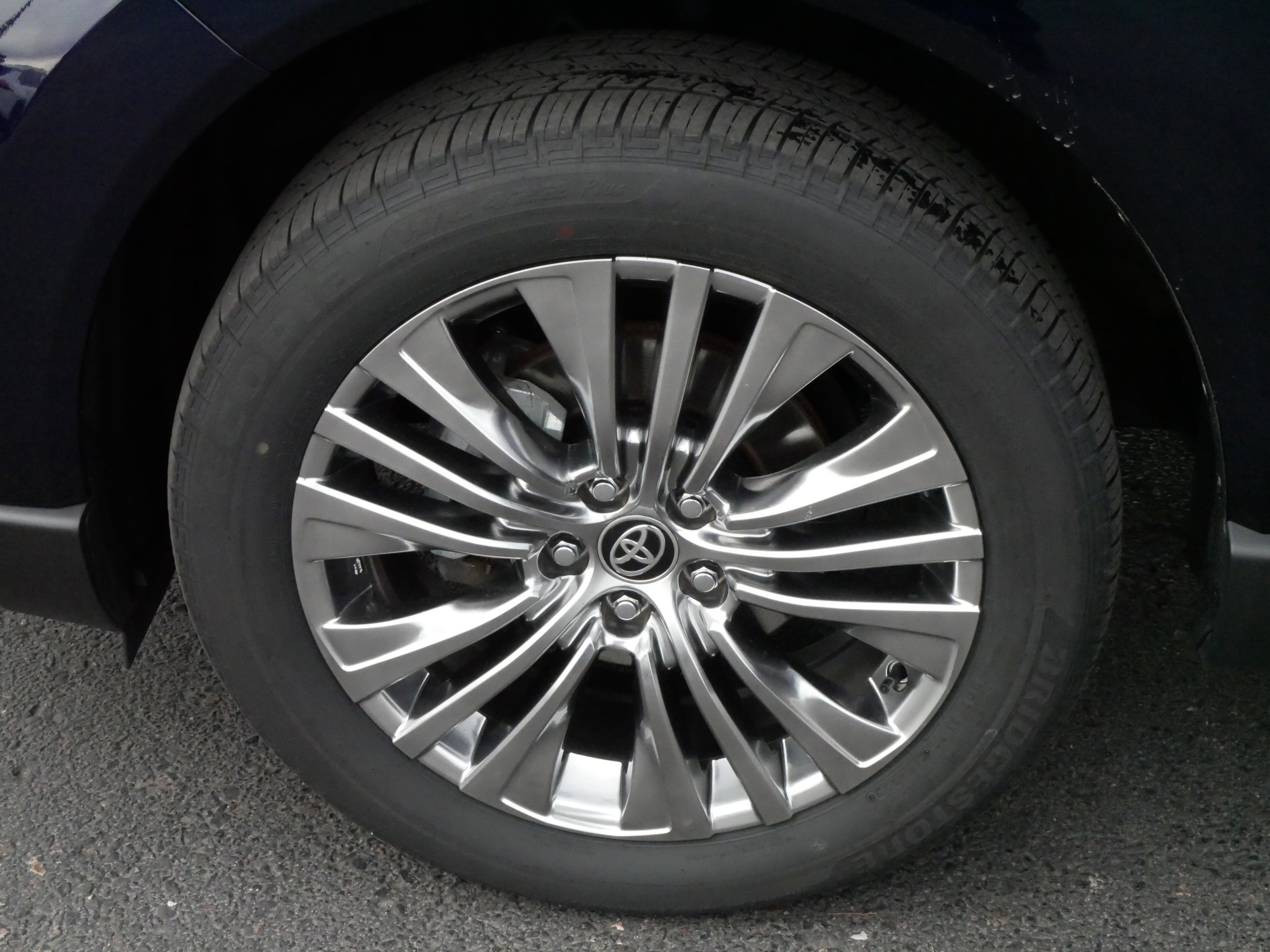 New 2024 Toyota Venza Limited image 15