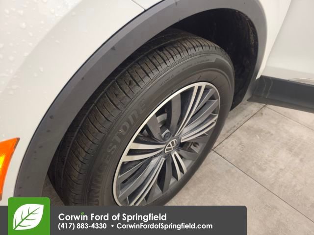 Used 2024 Volkswagen Tiguan Wolfsburg Edition image 34