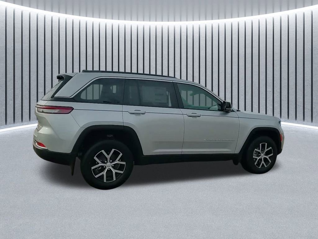 New 2025 Jeep Grand Cherokee Limited w/ Luxury Tech Group II image 7