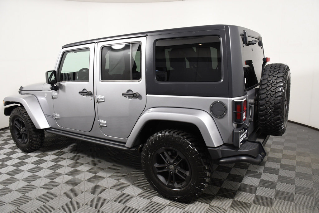 Used 2017 Jeep Wrangler Unlimited Sahara AWD/4WD image 3